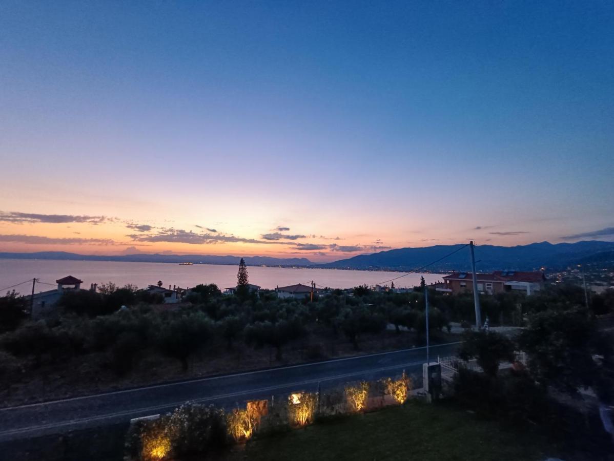 Evilenia Luxury Apartments Каламата Екстер'єр фото