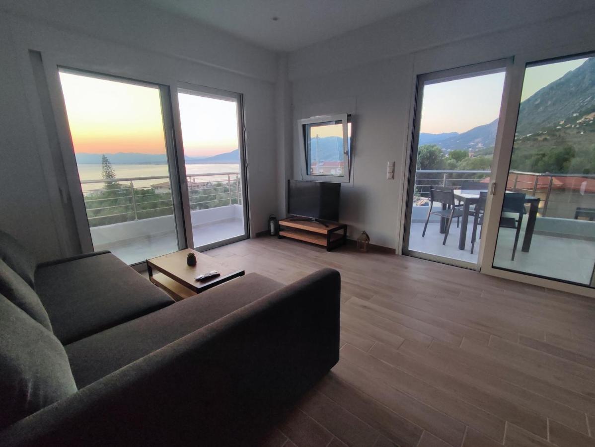 Evilenia Luxury Apartments Каламата Екстер'єр фото