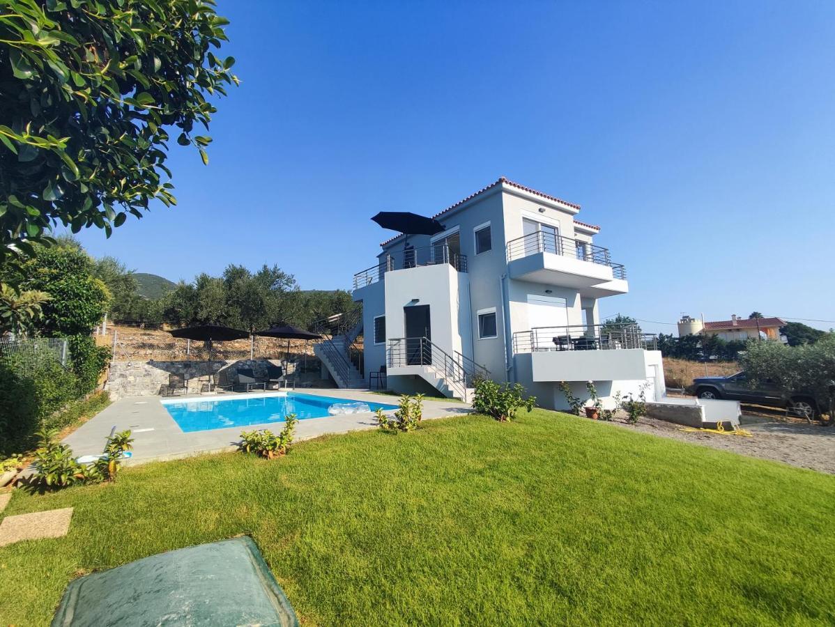 Evilenia Luxury Apartments Каламата Екстер'єр фото