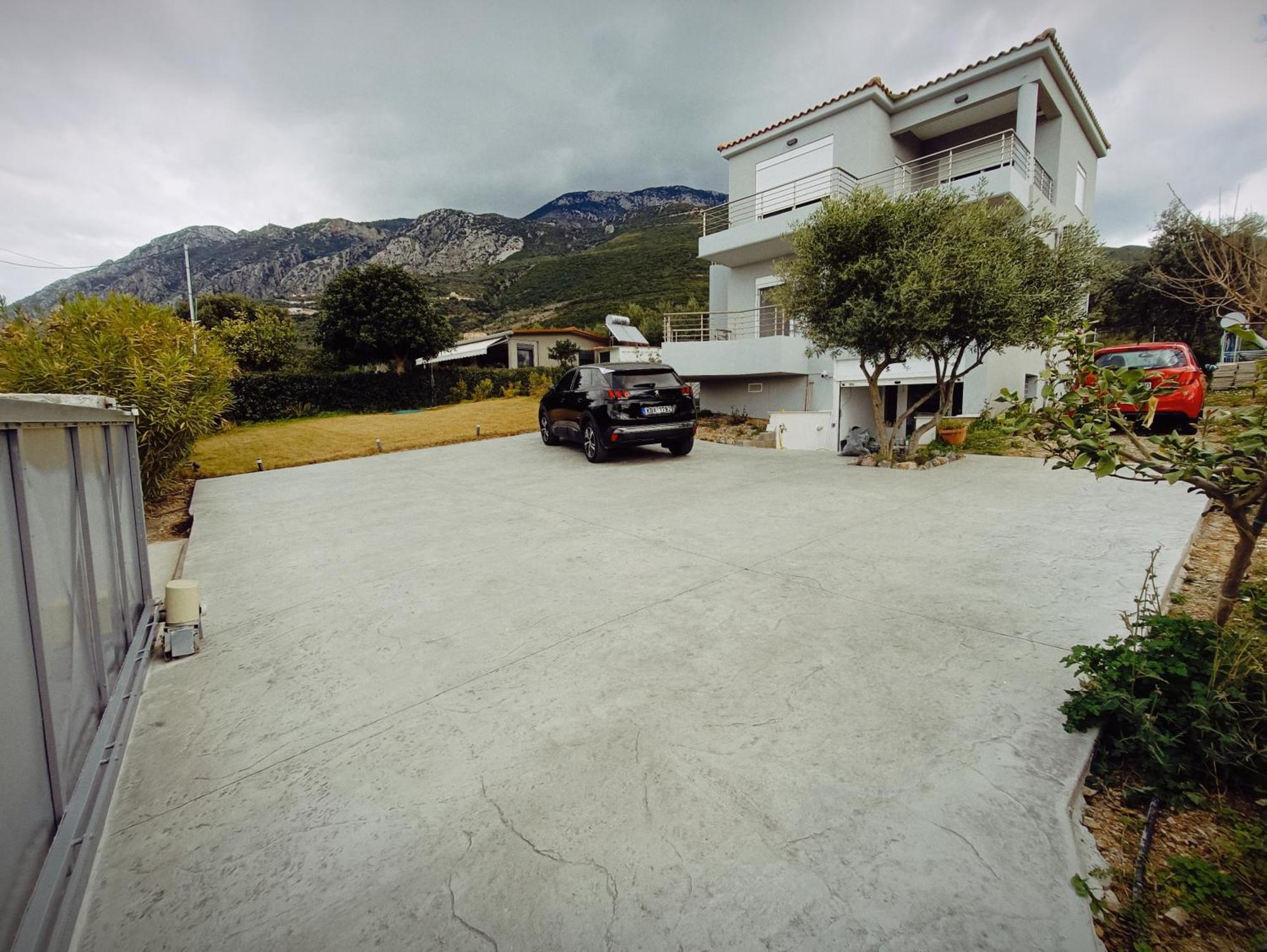 Evilenia Luxury Apartments Каламата Екстер'єр фото
