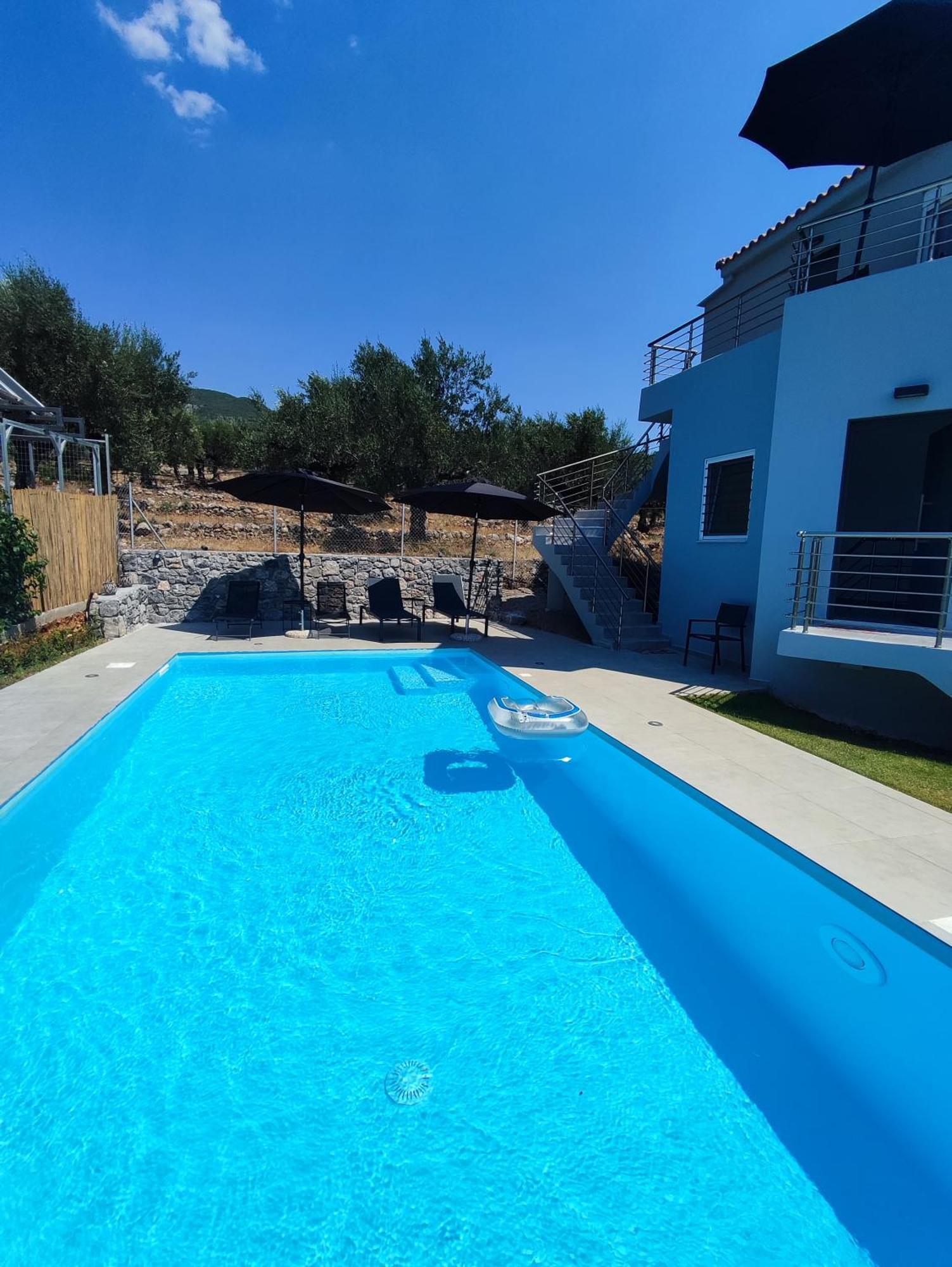 Evilenia Luxury Apartments Каламата Екстер'єр фото